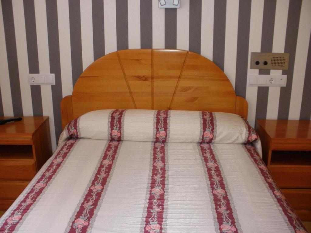 Hostal Virgen Del Villar Laguna de Duero Szoba fotó