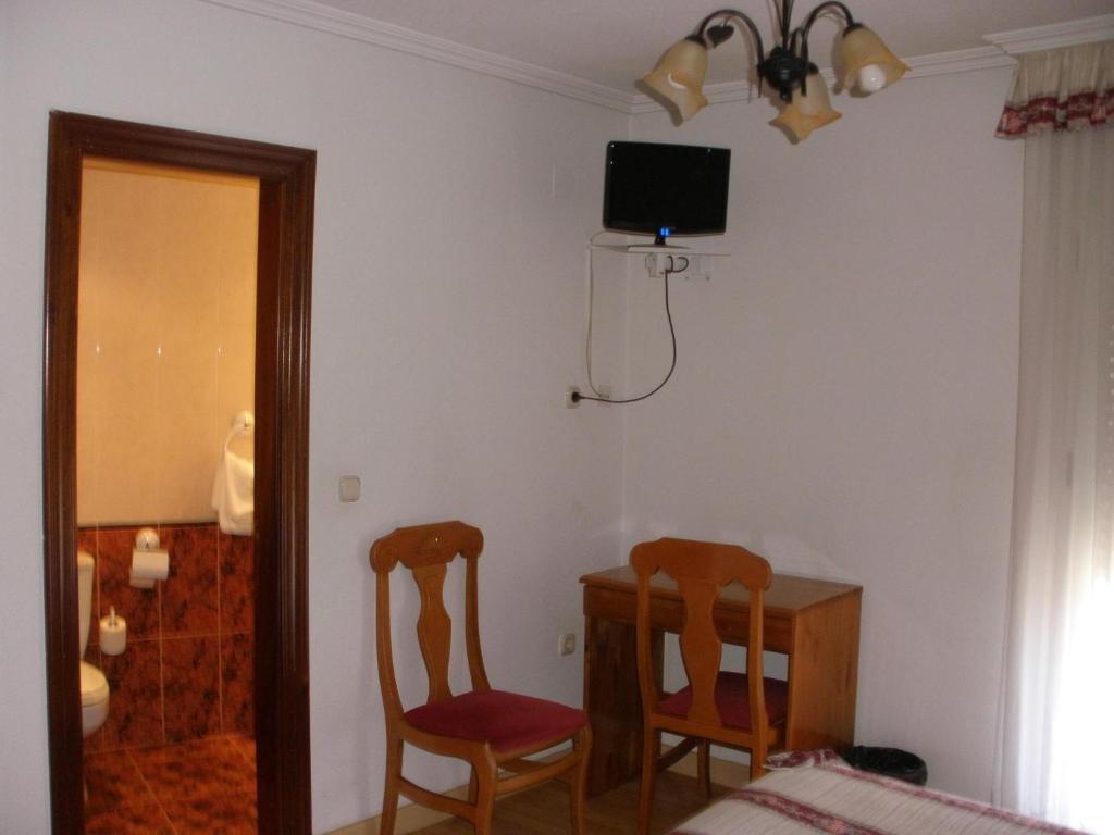 Hostal Virgen Del Villar Laguna de Duero Szoba fotó