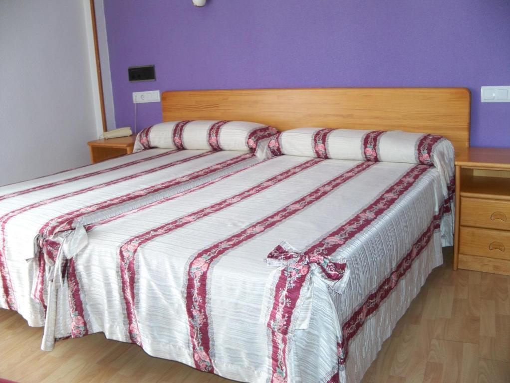 Hostal Virgen Del Villar Laguna de Duero Szoba fotó
