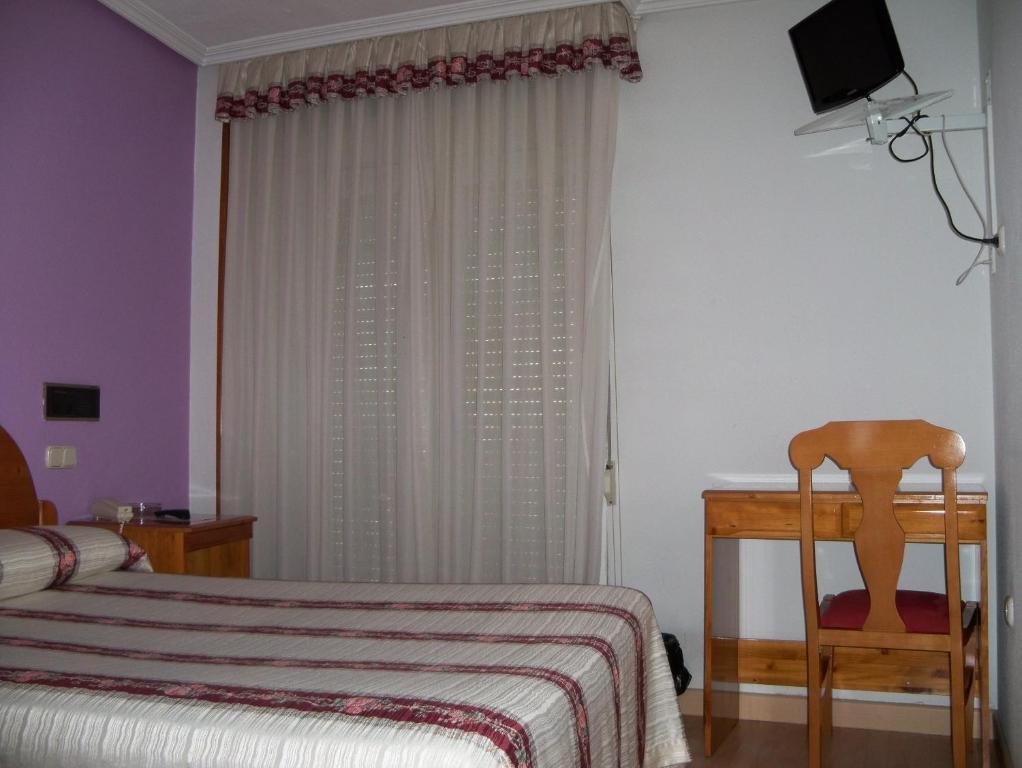 Hostal Virgen Del Villar Laguna de Duero Szoba fotó