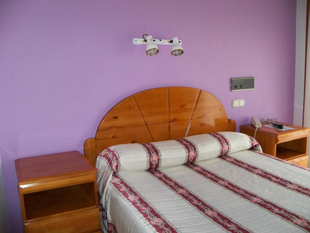 Hostal Virgen Del Villar Laguna de Duero Szoba fotó