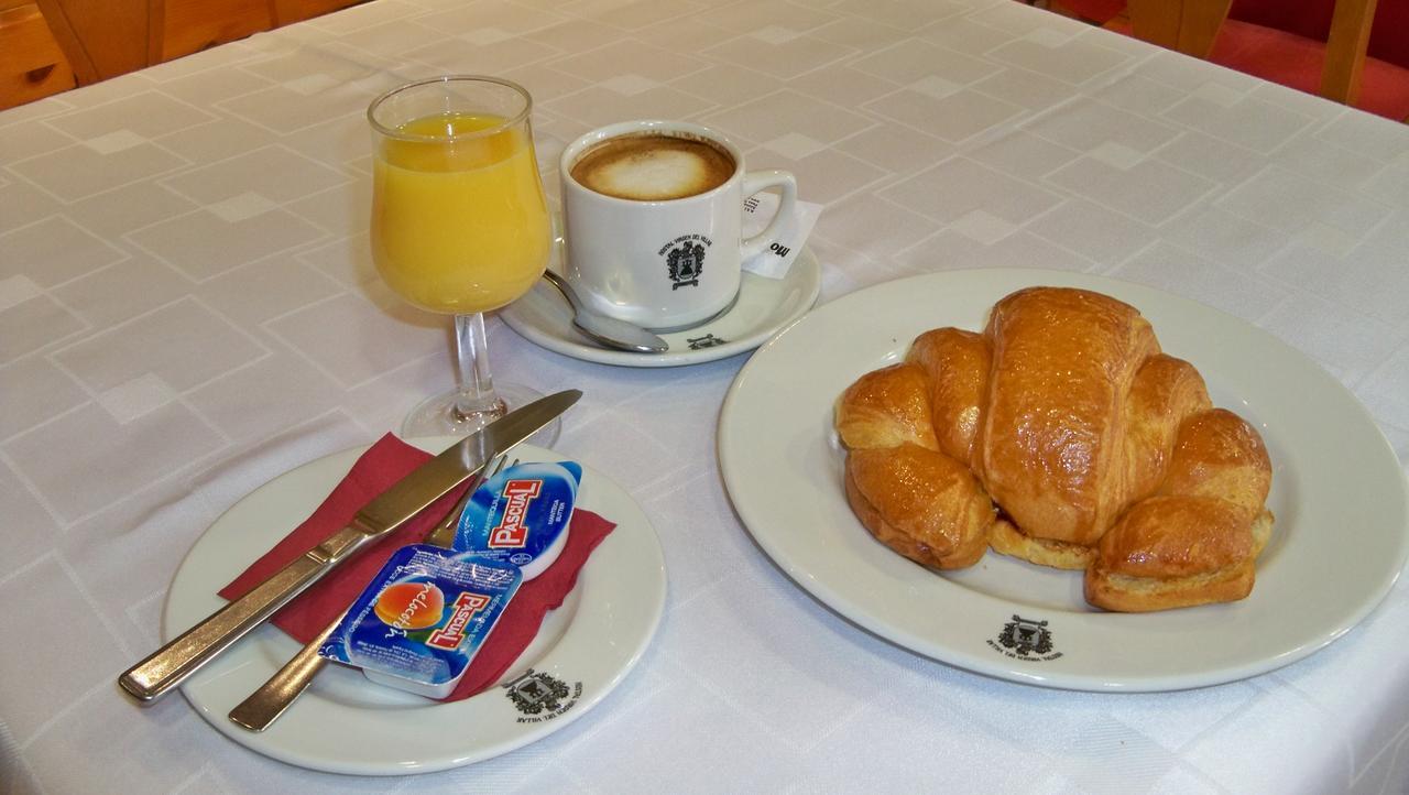 Hostal Virgen Del Villar Laguna de Duero Kültér fotó