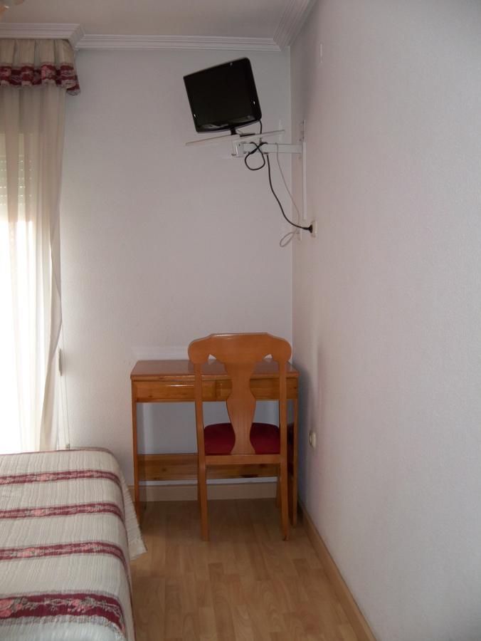 Hostal Virgen Del Villar Laguna de Duero Kültér fotó