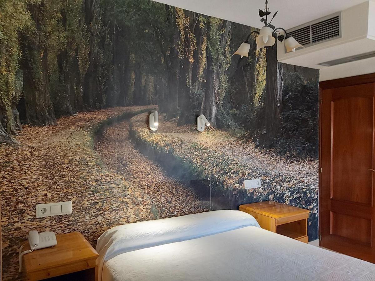 Hostal Virgen Del Villar Laguna de Duero Kültér fotó