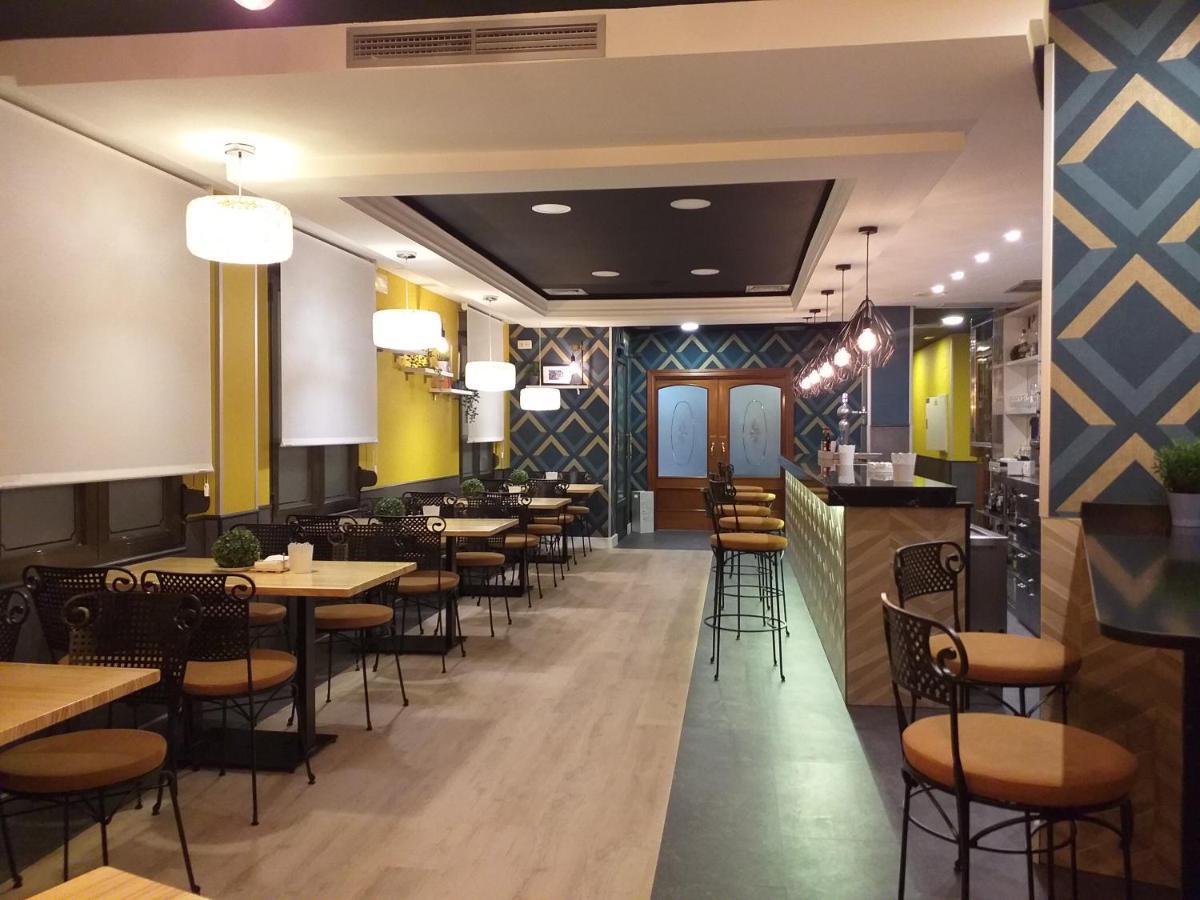 Hostal Virgen Del Villar Laguna de Duero Kültér fotó